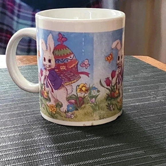 Easter Bunny Mug (Chipped on bottom) - Picture 2 of 4